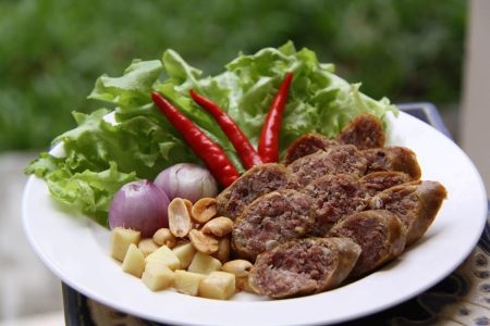 หม่ำ-ไส้กรอกอีสานแซ่บจี๊ด (ZaabJeed Mum-Isan Sausage) 3,900 บาท