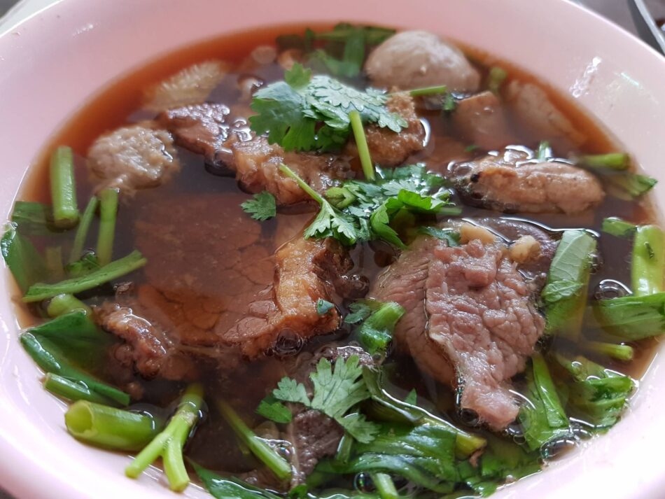 เกาเหลาเนื้อ ธัญรส (Thunyaros Noodle) 20,000 บาท